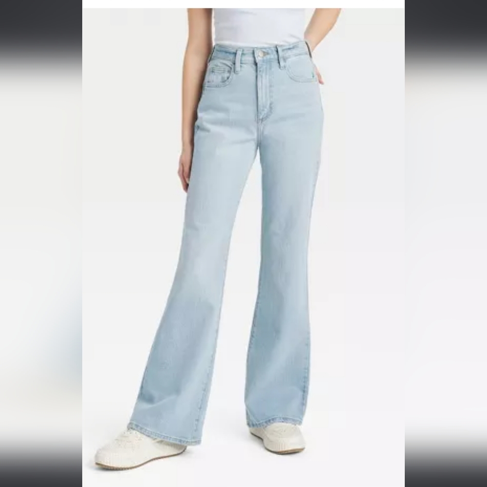 NWT Women's High-Rise Flare Jeans - Universal Thread (Target) Light Wash, Size 2